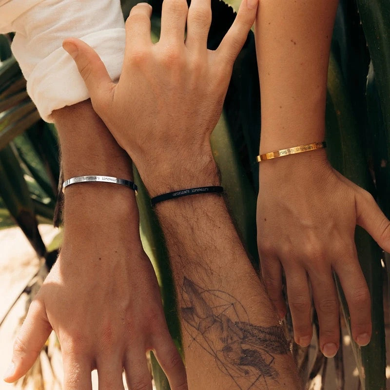 The ultimate personalized bracelet: Your love story, your style!